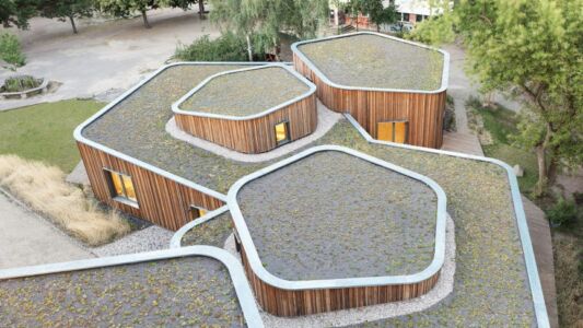 © Gregor Schmidt, Padiglione per il doposcuola, Berlino, Mono Architekten, 2019