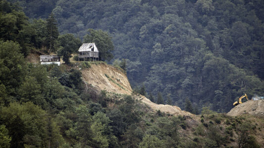 © "A tunnel”, docufilm di Nino Orjonikidze e Vano Arsenishvili, Artefact Production e Ventana Film, 2019