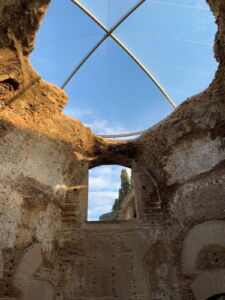 Il restauro delle Piccole Terme: dettaglio della nuova copertura (© VILLAE)