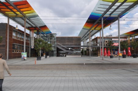 SolarCity, piazza centrale