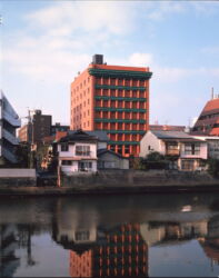 Complesso alberghiero e ristorante “Il Palazzo”, Fukuoka (Giappone), 1987-1990 (Aldo Rossi, con M.Adjmi, T. Horiguchi, S. Uchida, © Fondazione Aldo Rossi)