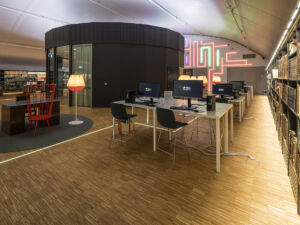 Liljeholmskajen, Stadsarkivet, hall d’ingresso (foto © Mattias Ek, The Stockholm City Museum)