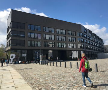 Progetto IbeB di Heide & von Beckerath + ifau, prospetto sulla piazza (© Francesca Petretto)