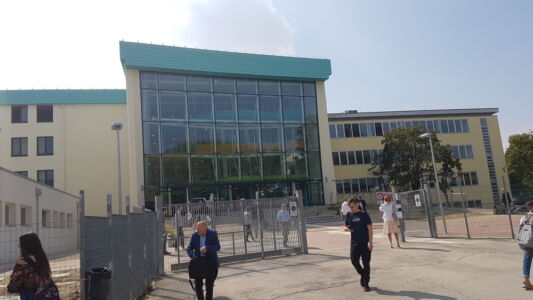 Scuola a Mirandola (Modena)