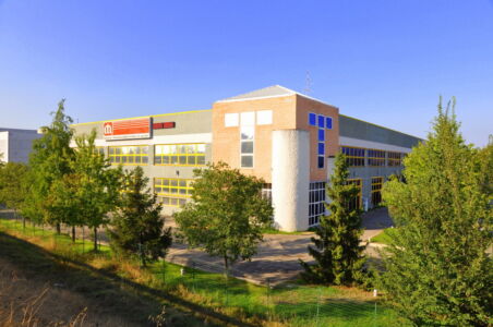 La sede aziendale a Mondena