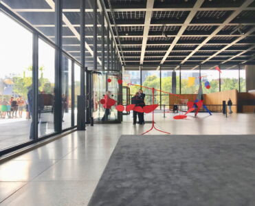 Lato ingresso visto dall'interno (© Francesca Petretto)