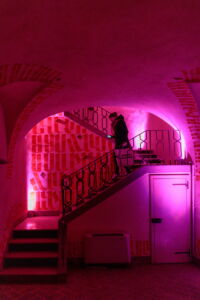 Ingresso con opera di Ivan Tresoldi (© Elisa Nocentini)