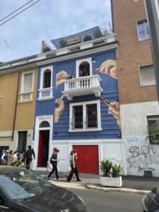 Toilet Paper (© Arianna Panarella)