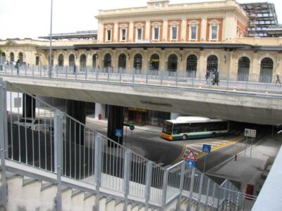 Intervento di trasformazione dell’area della stazione ferroviaria (2014, © MBM architects)