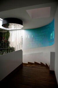 Particolare della stele in memoria dei medici caduti per Covid 19 (© Museo Ninfeo)