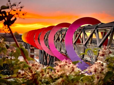 Endless Sunset, passerella pedonale con la spirale colorata di Patrick Tuttofuoco (© Andrea Testi)