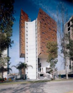 Carme Pinós, Torre Cube 1 a Guadalajara (Messico, 2002-05)