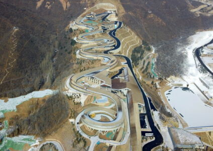 Il Centro Nazionale di Scivolamento in costruzione (© Xinhua, Zhang Chenlin)