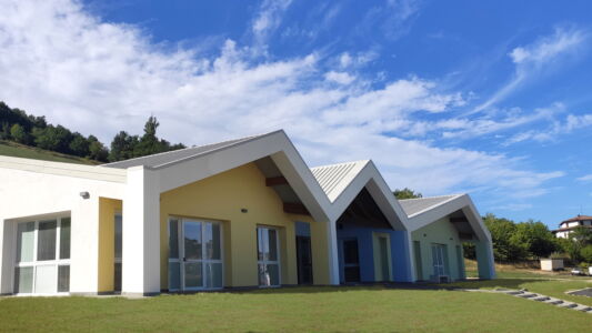 Nuovo polo scolastico “Don Antonio Pifferi” a Pigneto di Prignano (foto Studio Archilinea)
