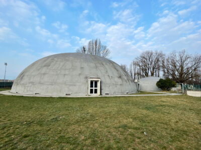 Cupola realizzata con il sistema Binishell a Castelfranco Emilia (Modena, 1977, © Diego Montanari)