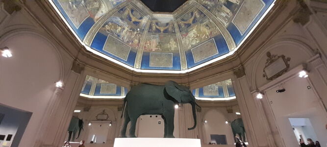 L'elefante di Katharina Fritsch