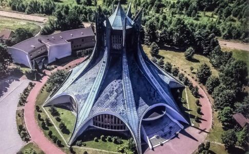 Chiesa di Sant'Alberto Chmielowski, Częstochowa, 1981-2001, architetto Aleksander Holas