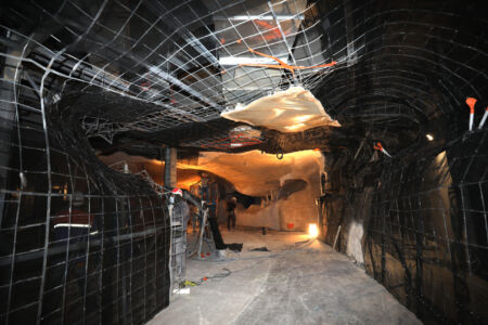 Il cantiere della grotte Cosquer (foto Thierry Lavernos - © Kleber Rossillon Region Provence-Alpes-Cote d'Azur)