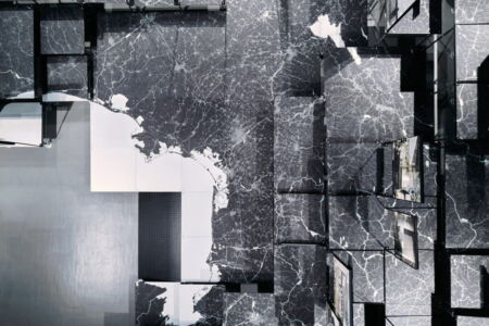 Mostra Sala Centrale del Palazzo della Triennale. Dettaglio della cartina stampata sui moduli (© Studio Folder)