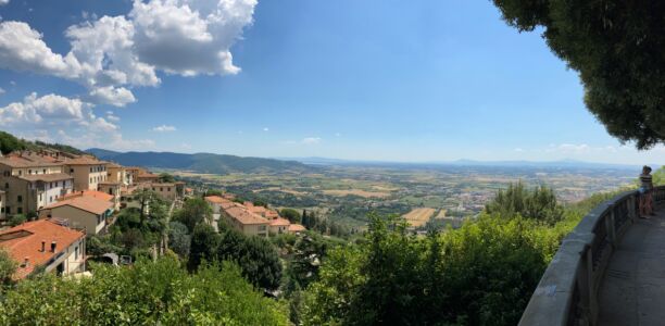 Vista sul territorio cortonese da piazza Garibaldi