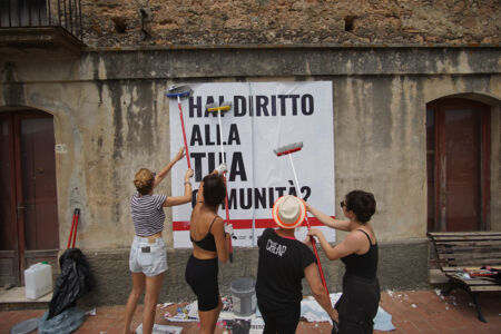 Un'affissione del collettivo Cheap (© La Rivoluzione delle Seppie)