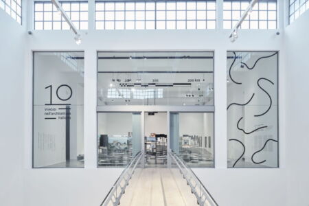 Mostra Sala Centrale del Palazzo della Triennale (© Studio Folder)