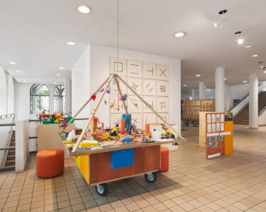 HECTOR urban design (Jae Shin & Damon Rich con Lucia Thomé), Fraudacre City, 2017. In collaborazione con il Museum of Modern Art Department of Education (Jess Van Nostrand, Alethea Rockwell e Sara Torres), © Olympia Shannon