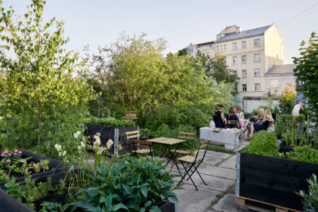 Giardino urbano comunitario “Sporta pils dārzi”, 2021, Riga, Lettonia, di Artilērijas dārzi (© 2021 Kristīne Majare)