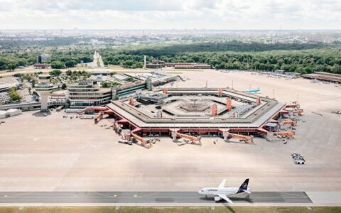 Un'immagine aerea dell'Aeroporto di Tegel in occasione della sua chiusura nel 2020 (© Marcus Bredt)