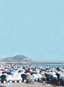 I fedeli in preghiera a Palermo (foto di Mike Palazzotto)