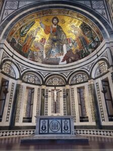 Abside e mosaico dopo il restauro (© Antonio Quattrone)