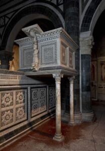 Pulpito prima del restauro (© Antonio Quattrone)