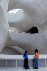 Vista dal ponte al secondo piano (© Iwan Baan)