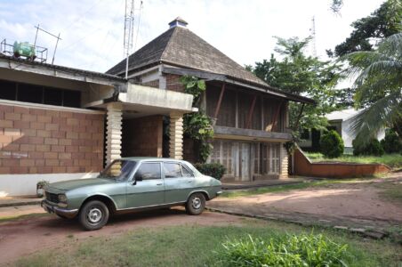 Demas Nwoko, New Culture Studio, a Ibadan, Nigeria (© Joseph Conteh)