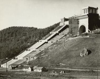 Hirschbachtal, modello in scala reale delle tribune del Deutsches Stadion di Norimberga, 1939 (Collezione Privata. AdK, Berlino, 2023)