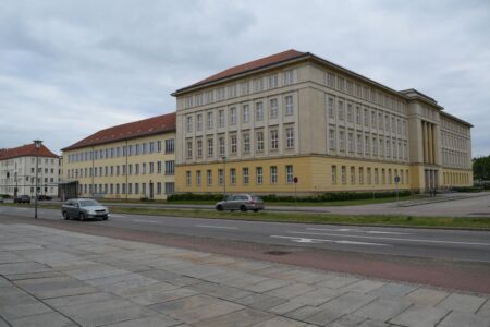 Magistrale, Piazza Centrale con Rathaus ex Casa dei Partiti. Foto © Daniela Völkel-Hundt