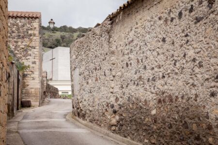 Chiesa Santa Chiara a Sini (© Stefano Ferrando - Studio Vetro Blu)