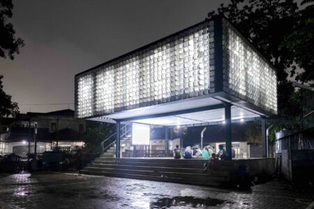 Studio SHAU, microbiblioteca Bima a Bandung, Indonesia (2016)