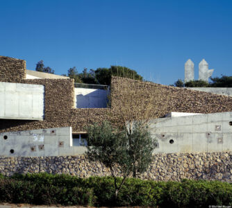 Tel Aviv Palmach Museum of History, Tel-Aviv, Israele, 1993-1998 (© Zvi Hecker)