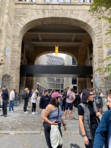 Davanti Fotografiska, 3 ottobre 2023. Foto Francesca Petretto