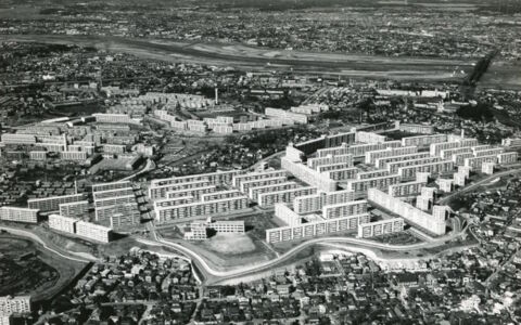 Veduta storica di Akabanedai danchi (© Urban Renaissance Agency | UR都市機構)