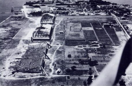 Foto aerea - hangar di levante Nervi distrutto