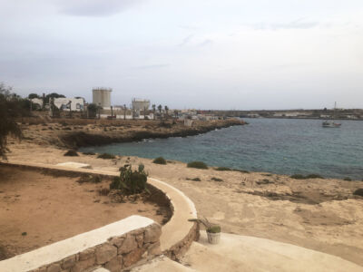 L'abitato da Cala Guitgia (© Archivio AutonomeForme)