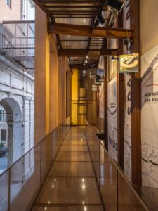 Scala sopra le logge Padiglione Comune di Pisa Urban Center (© Nicola Ughi)