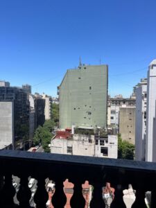 La Medianera dallo studio di Clorindo Testa