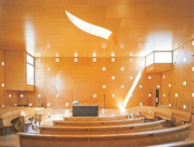 Chiesa Donaucity Vienna, interno © Ateliers Tesar Vienna-Christian Richters