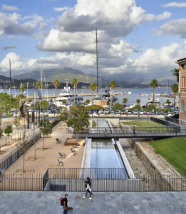 Bernard Desmoulin con Orma architettura: piazza Campinchi (© Michel Denancé)