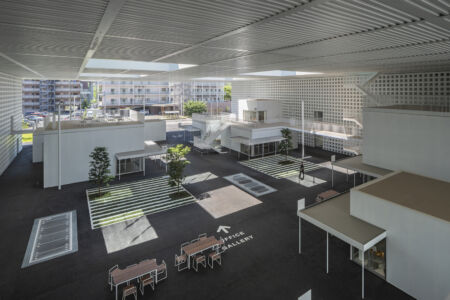 Nagozya Zokei University (2022) © Shinkenchiku sha