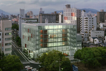 Hiroshima Nishi Fire Station (2000) © Tomio Ohashi