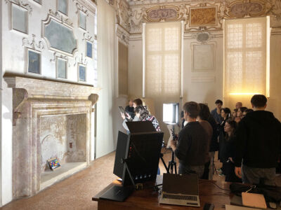 Gli studenti dell’Università di Bologna al lavoro su uno dei camini di palazzo Barbarano a Vicenza © Palladio Museum